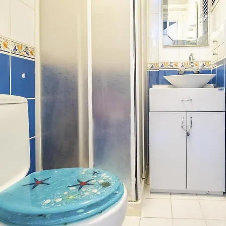 Apartament Comfy Flat With Balcony In Atasehir Stambuł