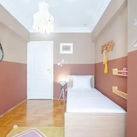 Apartment Comfy Flat With Balcony In Atasehir *