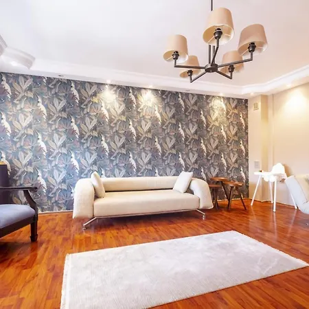 Comfy Flat With Balcony In Atasehir *