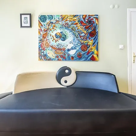 Appartement Comfy Flat With Balcony In Atasehir Istanboel